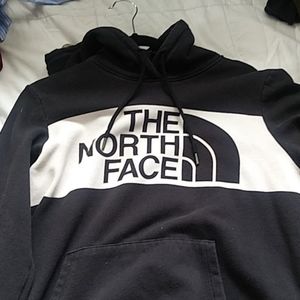 Black North Face hoodie